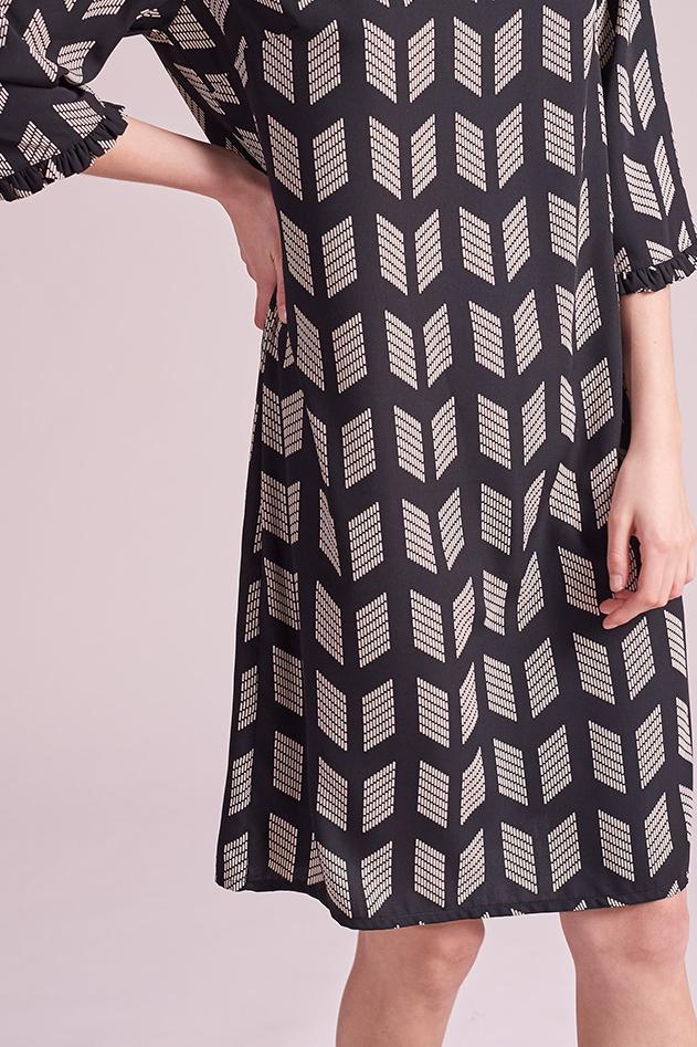 Kleid mit geometrischem Print – XXL/44