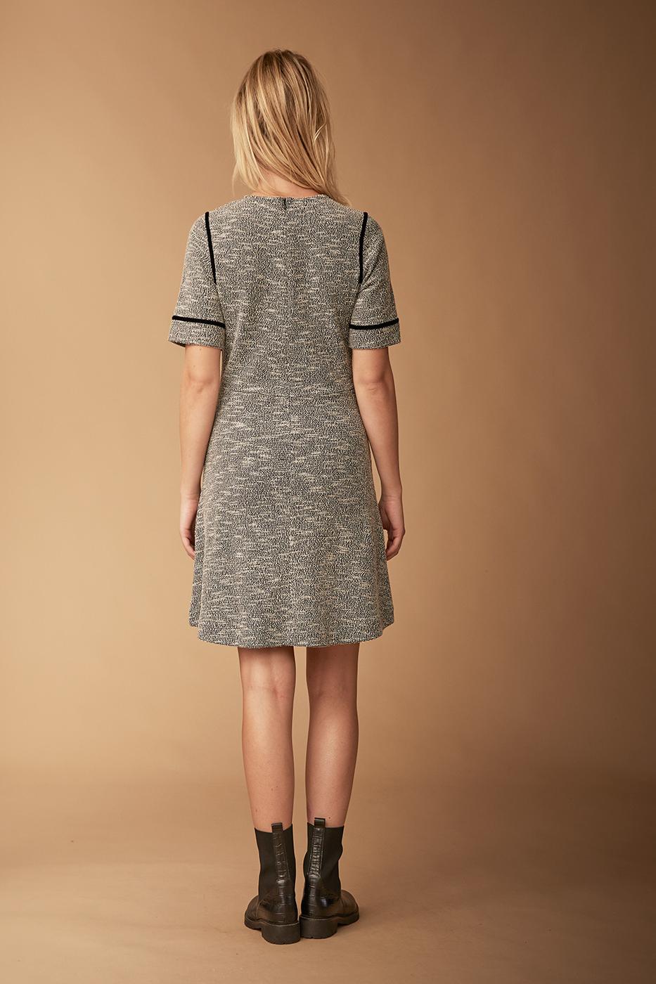 Kurzes Kleid im Tweed-Stil – M/38