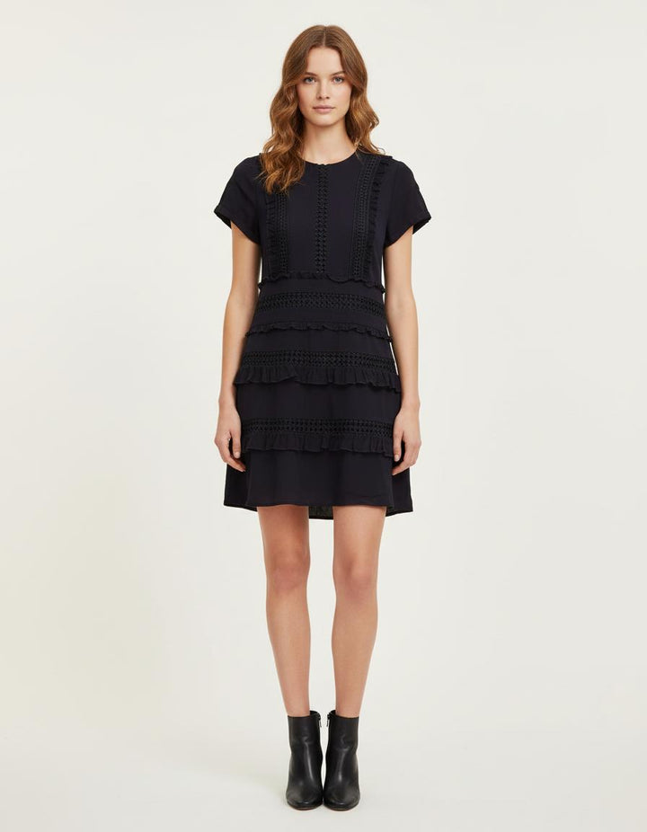 Robe Courte Avec Détails Volantés - Taille S/36