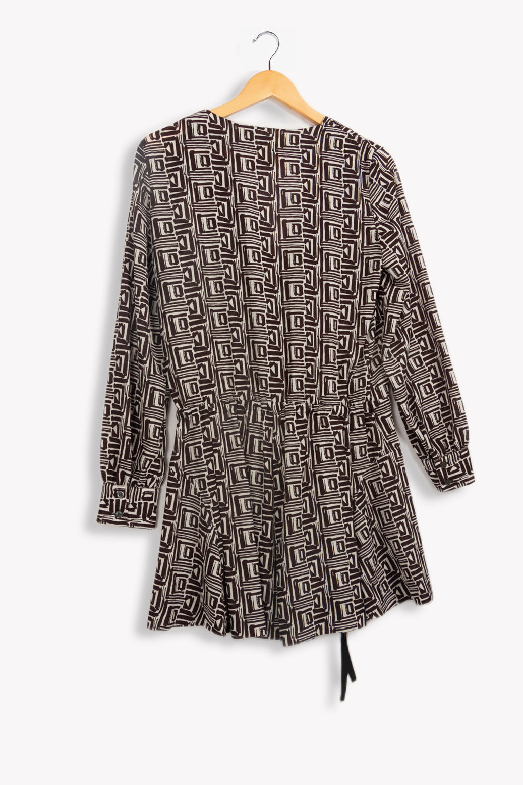 Robe blanche et noire - 40