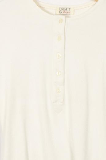 Weißes Button-Down-T-Shirt