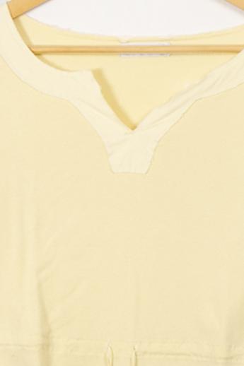 Beige T-shirt