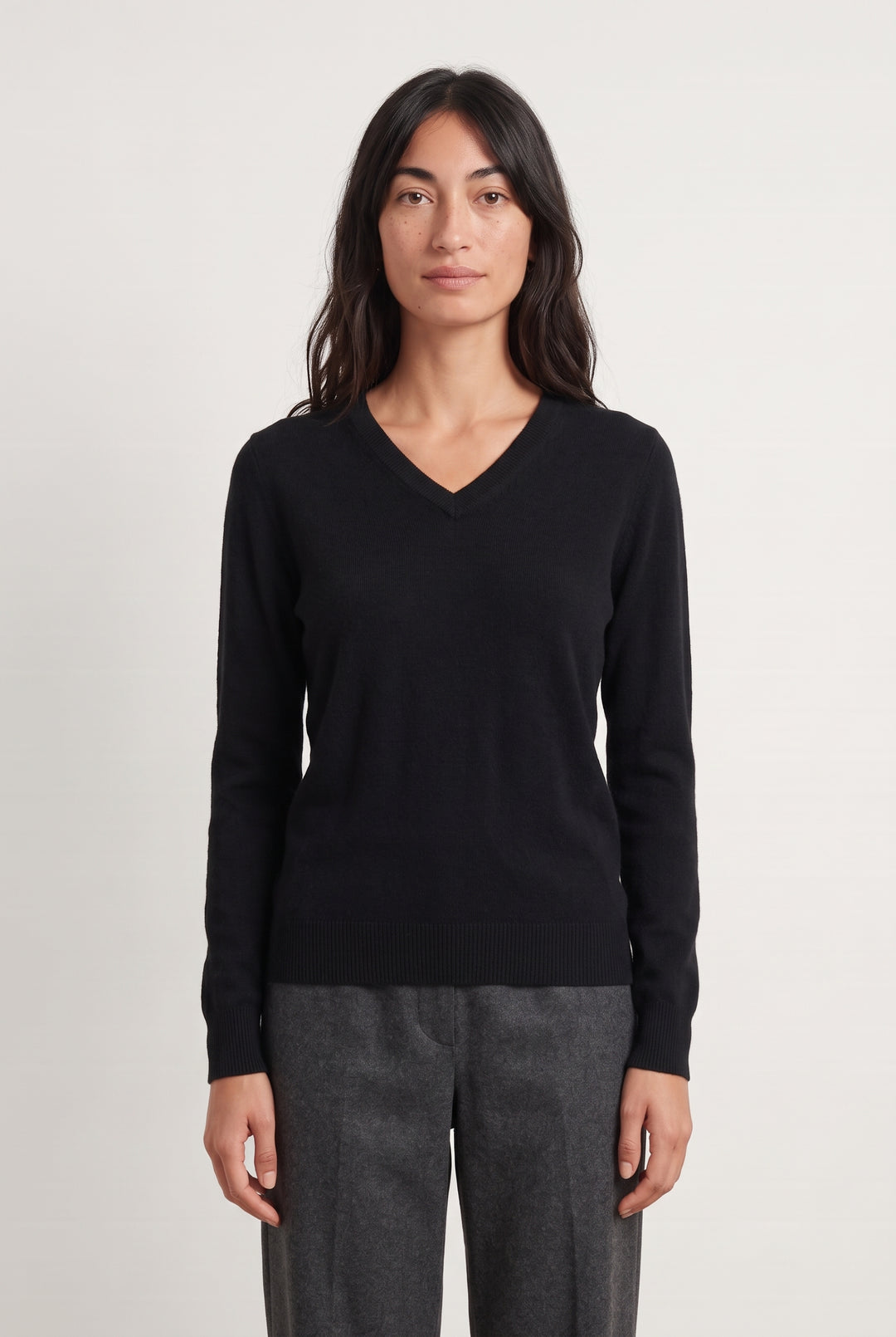 Pull Noir à Col V
 - Taille XS/34 de la marque Caroll | PARAD100112 - Vendu par Paradigme - Image 1