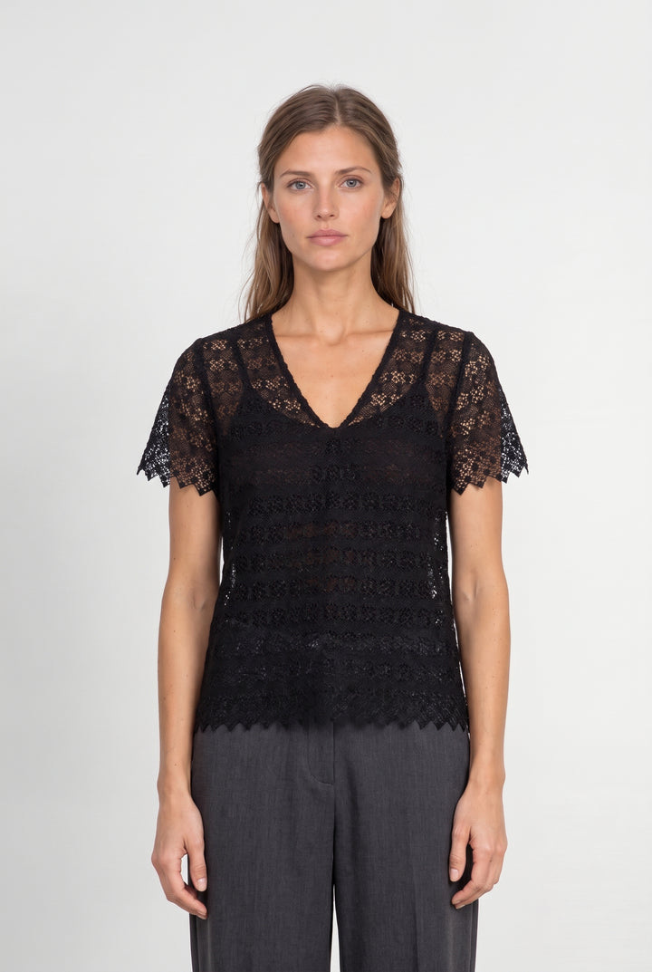 Top En Dentelle Noir - Taille M/38 de la marque Sandro | PARAD100251 - Vendu par Paradigme - Image 1