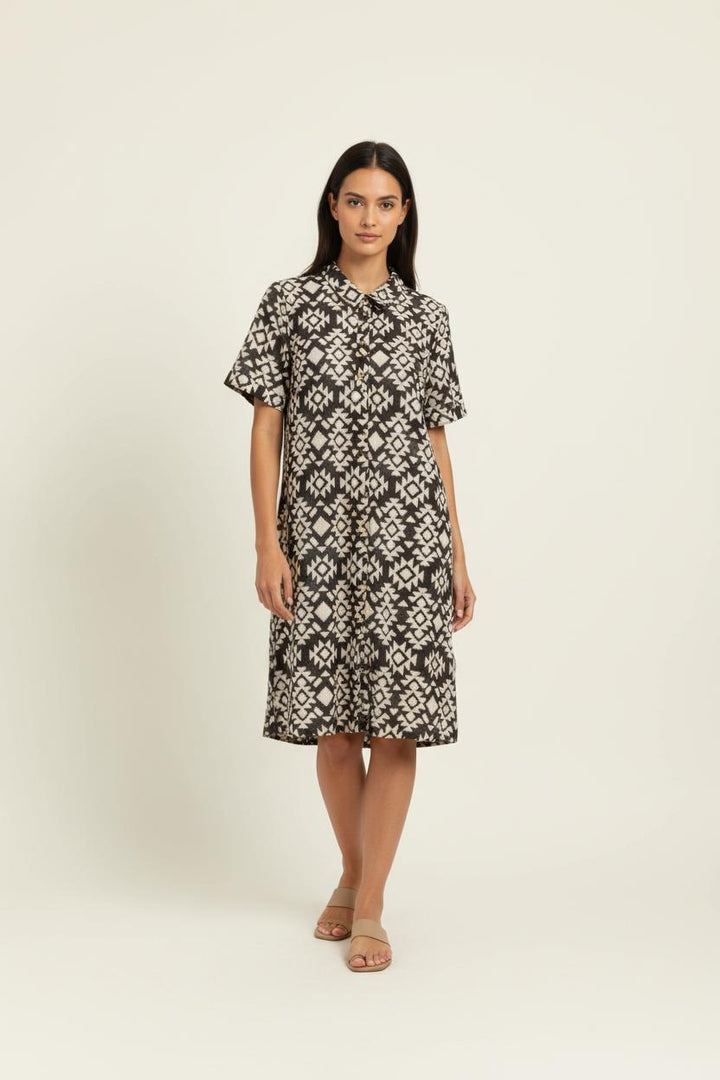 Robe Chemise Marron et Beige - Taille XXL/44 de la marque La Fée Maraboutée | PARAD100575 - Vendu par Paradigme - Image 1