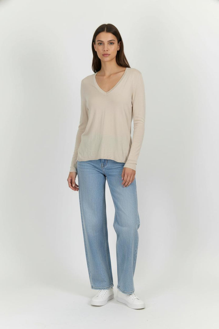 Pull Col V Beige - Taille M/38 de la marque From Future | PARAD100716 - Vendu par Paradigme - Image 1