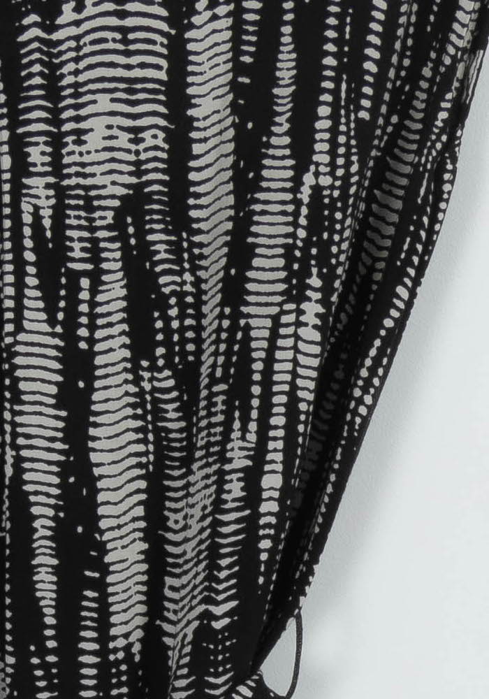 Robe Noire et Beige - Taille L/40 de la marque La Fée Maraboutée | PARAD100983 - Vendu par Paradigme - Image 3