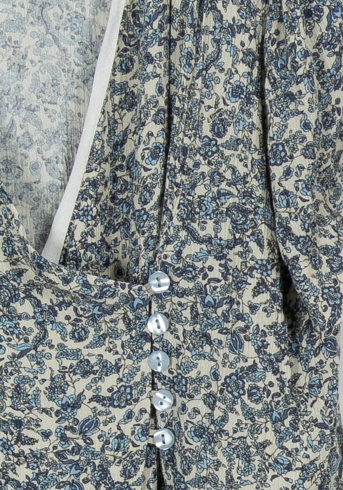 Blouse Fleurie Bleue et Blanche - Taille M/38 de la marque La Fée Maraboutée | PARAD101144 - Vendu par Paradigme - Image 3