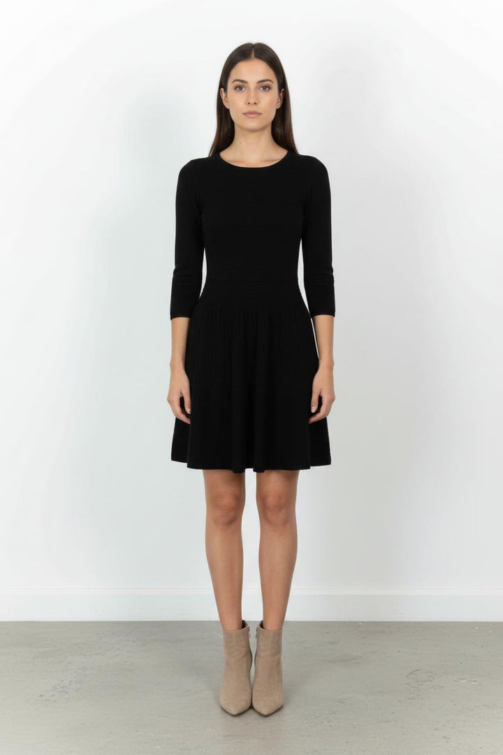 Robe Pull Noire - Taille S/36 de la marque Sandro | PARAD101872 - Vendu par Paradigme - Image 1