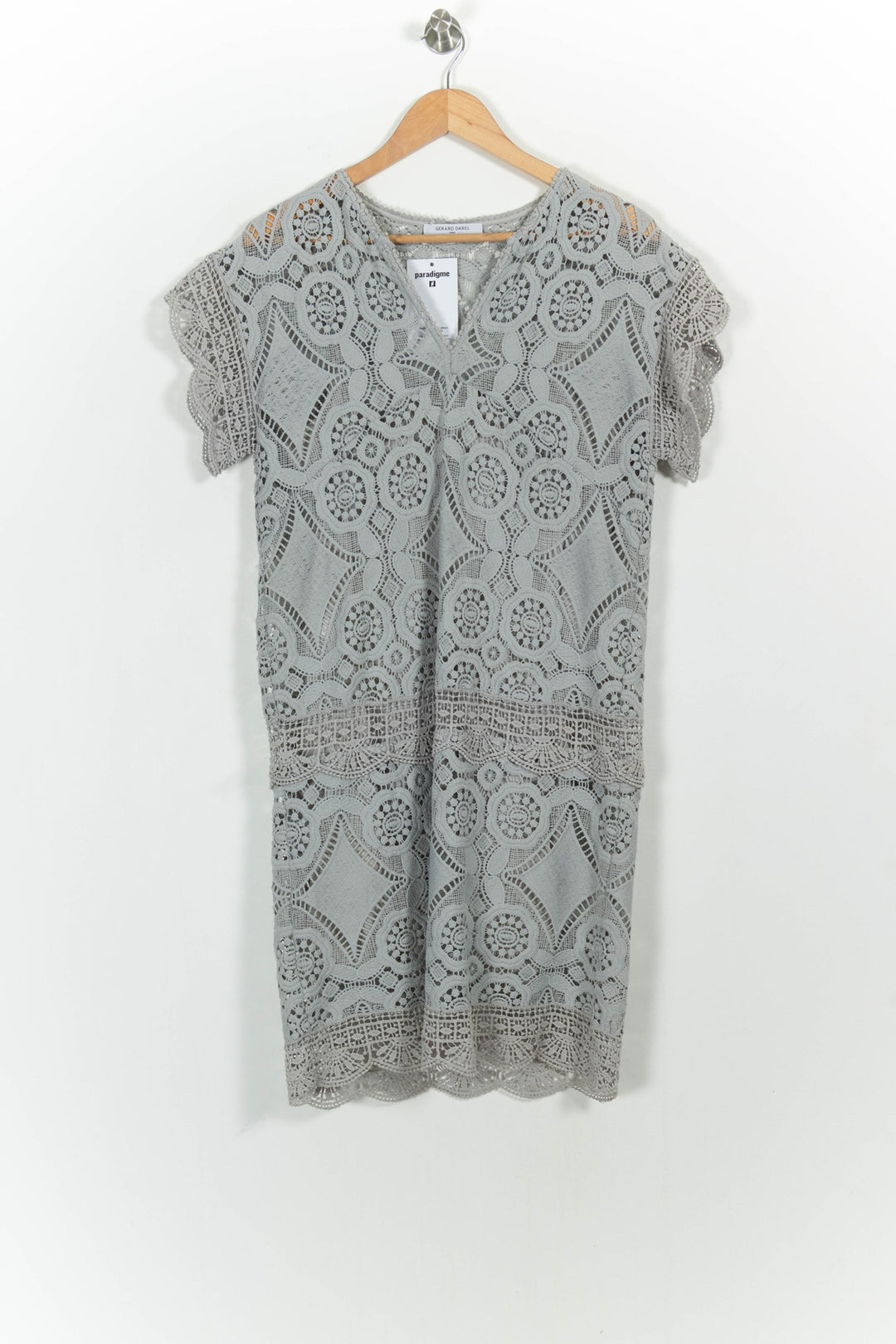 Robe en Dentelle Grise - Taille M/38 de la marque Gerard Darel | PARAD101964 - Vendu par Paradigme - Image 2
