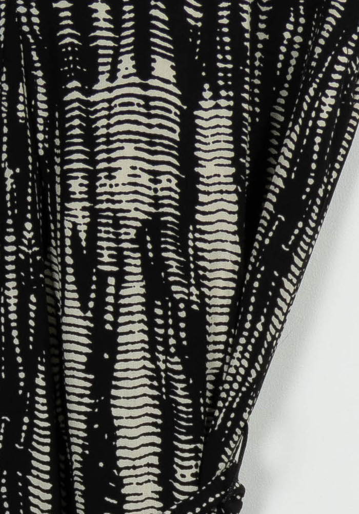 Robe Noire et Blanche - Taille S/36 de la marque La Fée Maraboutée | PARAD102071 - Vendu par Paradigme - Image 3