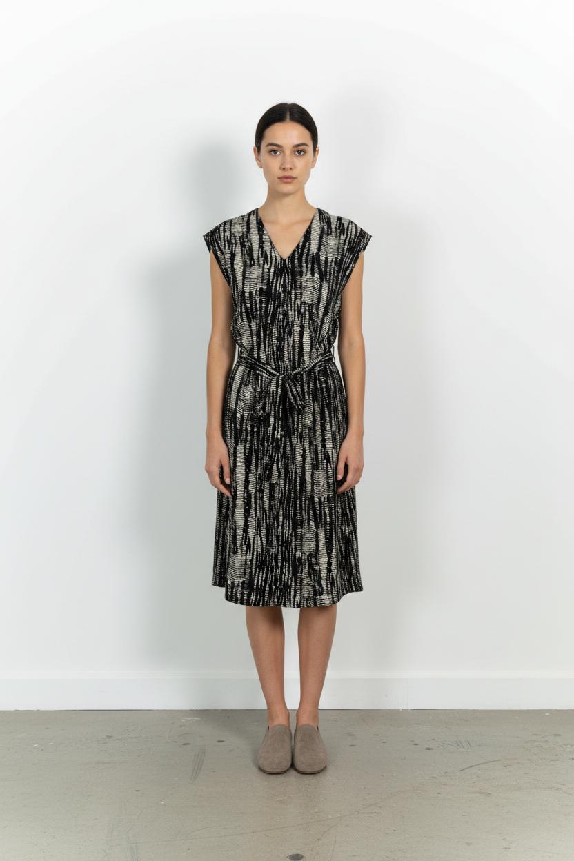 Robe Noire et Blanche - Taille S/36 de la marque La Fée Maraboutée | PARAD102071 - Vendu par Paradigme - Image 1