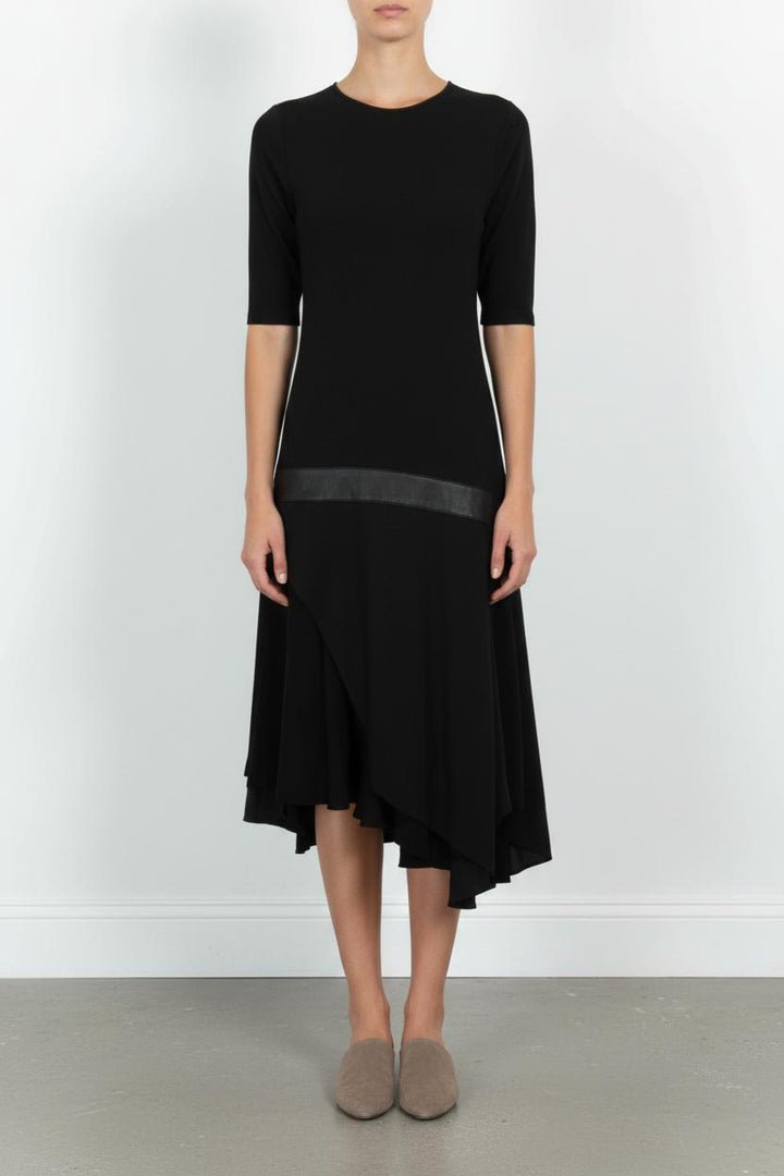 Robe Asymétrique Noire - Taille M/38 de la marque Vanessa Bruno | PARAD102177 - Vendu par Paradigme - Image 1