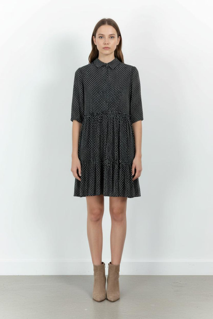 Robe Courte Noire et Blanche - Taille M/38 de la marque Claudie Pierlot | PARAD102226 - Vendu par Paradigme - Image 1