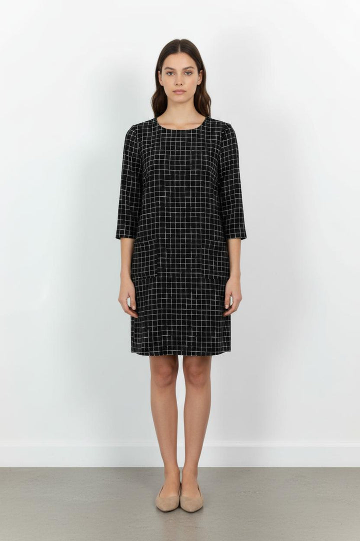 Robe Droite Noire et Blanche - Taille XL/42 de la marque La Fée Maraboutée | PARAD102314 - Vendu par Paradigme - Image 1