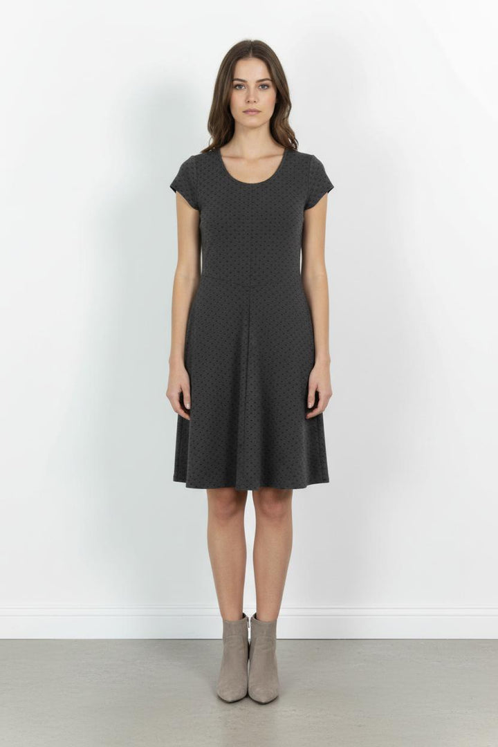 Robe Grise - Taille M/38 de la marque La Fée Maraboutée | PARAD102638 - Vendu par Paradigme - Image 1