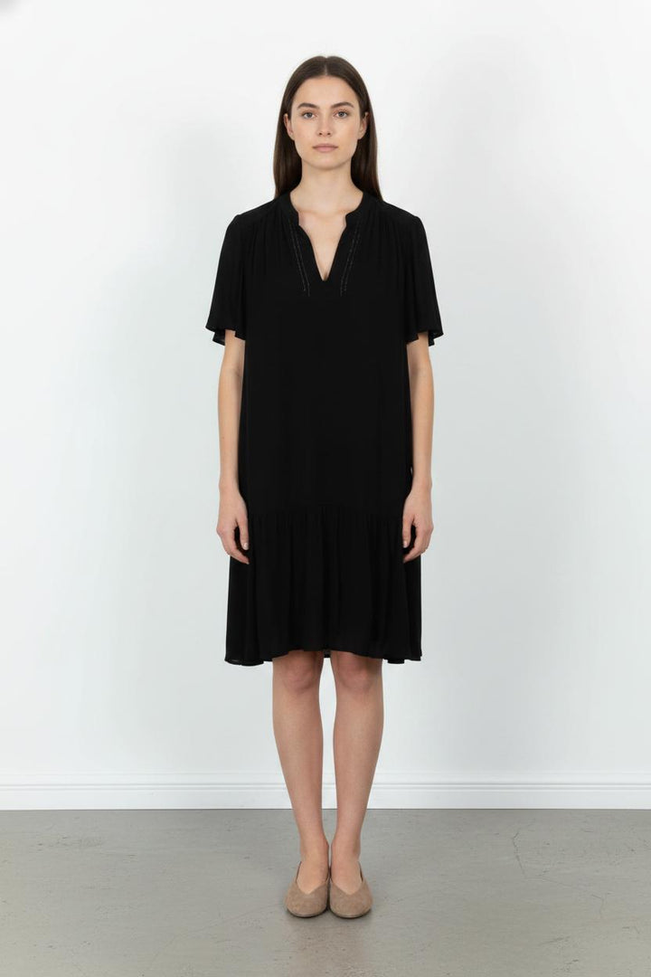 Robe Noire - Taille L/40 de la marque IKKS | PARAD102763 - Vendu par Paradigme - Image 1