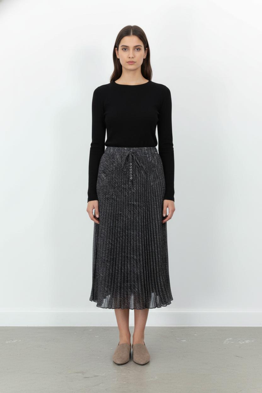 Jupe Plissée Noire - Taille M/38 de la marque IKKS | PARAD102958 - Vendu par Paradigme - Image 1