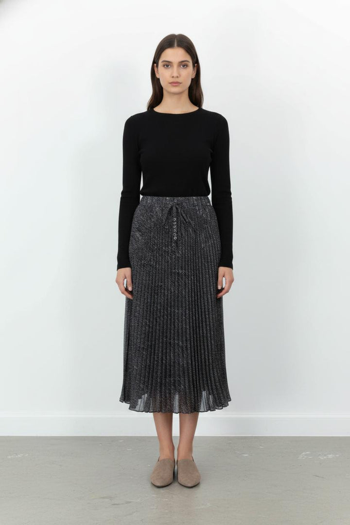 Jupe Plissée Noire - Taille M/38 de la marque IKKS | PARAD102958 - Vendu par Paradigme - Image 1
