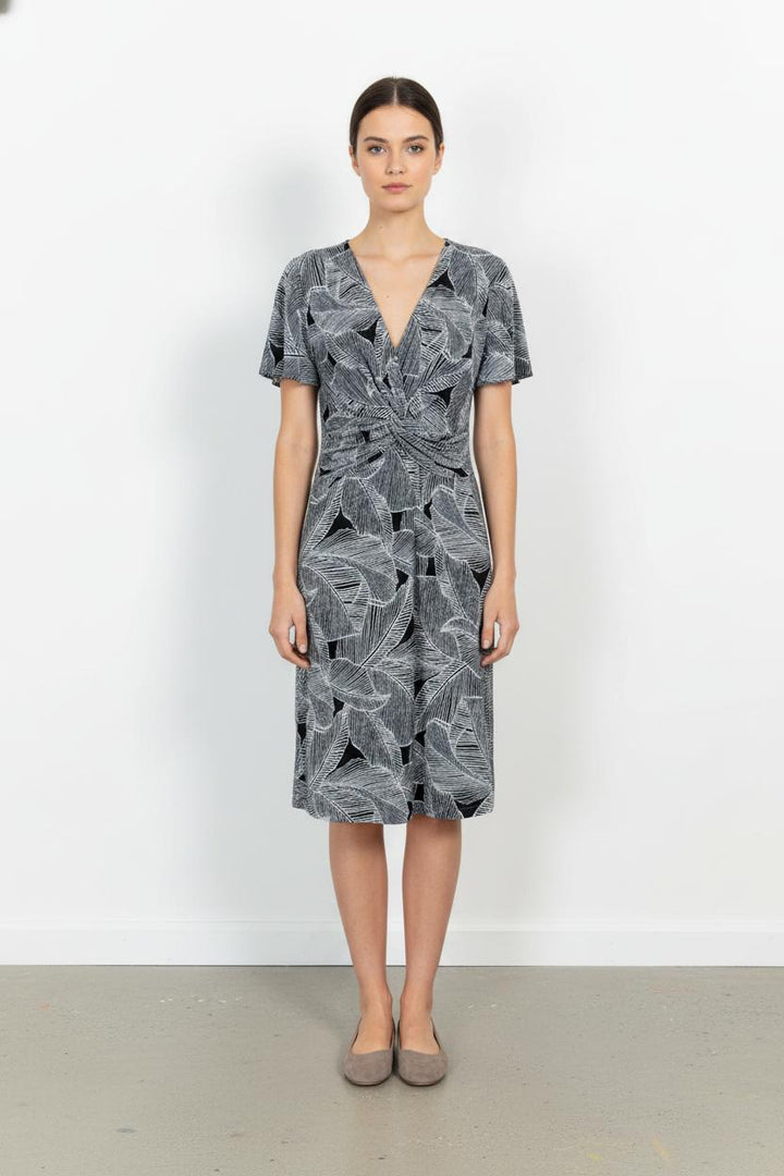 Robe Portefeuille Grise et Noire - Taille L/40 de la marque La Fée Maraboutée | PARAD103240 - Vendu par Paradigme - Image 1