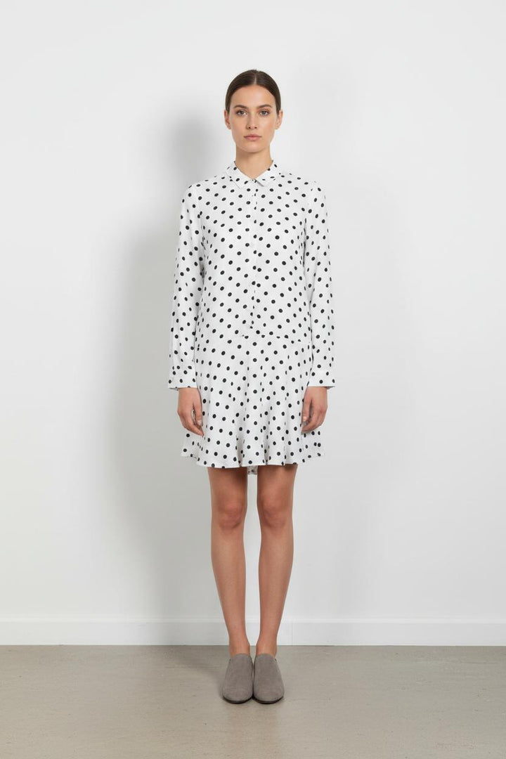 Robe Courte Blanche et Noire - Taille XS/34 de la marque Karl Marc John | PARAD103243 - Vendu par Paradigme - Image 1