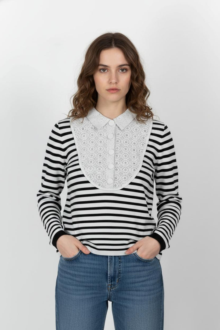 Pull Rayé Noir et Blanc - Taille M/38 de la marque Claudie Pierlot | PARAD103417 - Vendu par Paradigme - Image 1