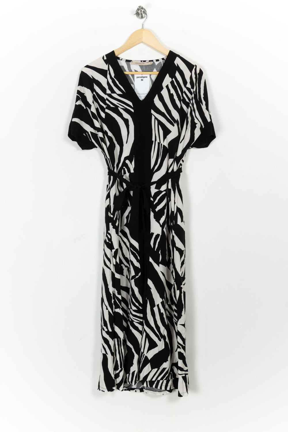 Robe Noire et Blanche - Taille M/38 de la marque La Fée Maraboutée | PARAD103442 - Vendu par Paradigme - Image 2