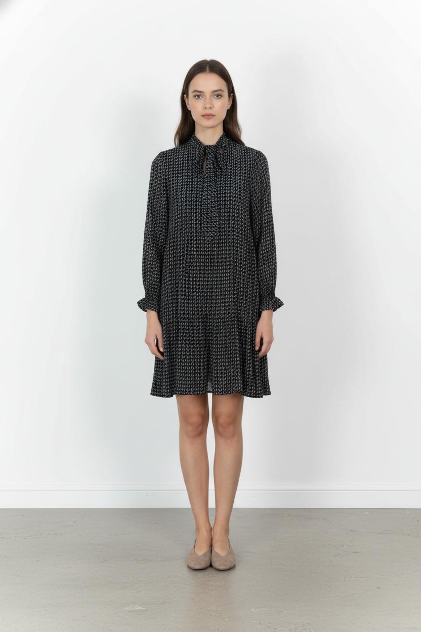 Robe Courte Noire et Blanche - Taille S/36 de la marque Maison 123 | PARAD104339 - Vendu par Paradigme - Image 1