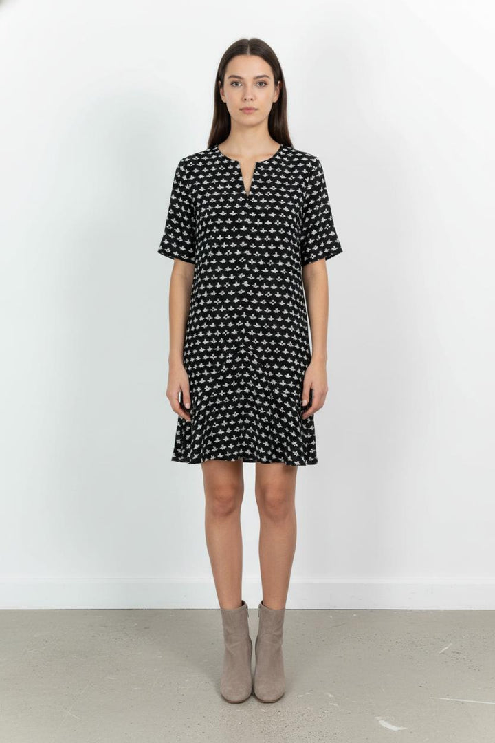 Robe Courte Noire et Blanche - Taille M/38 de la marque Bimba y Lola | PARAD104529 - Vendu par Paradigme - Image 1