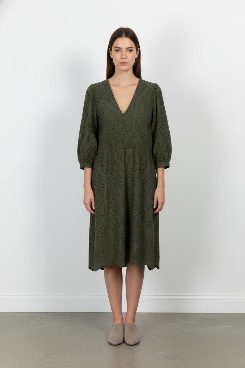 Robe Brodée Verte - Taille XXL/44 de la marque La Fée Maraboutée | PARAD104970 - Vendu par Paradigme - Image 1