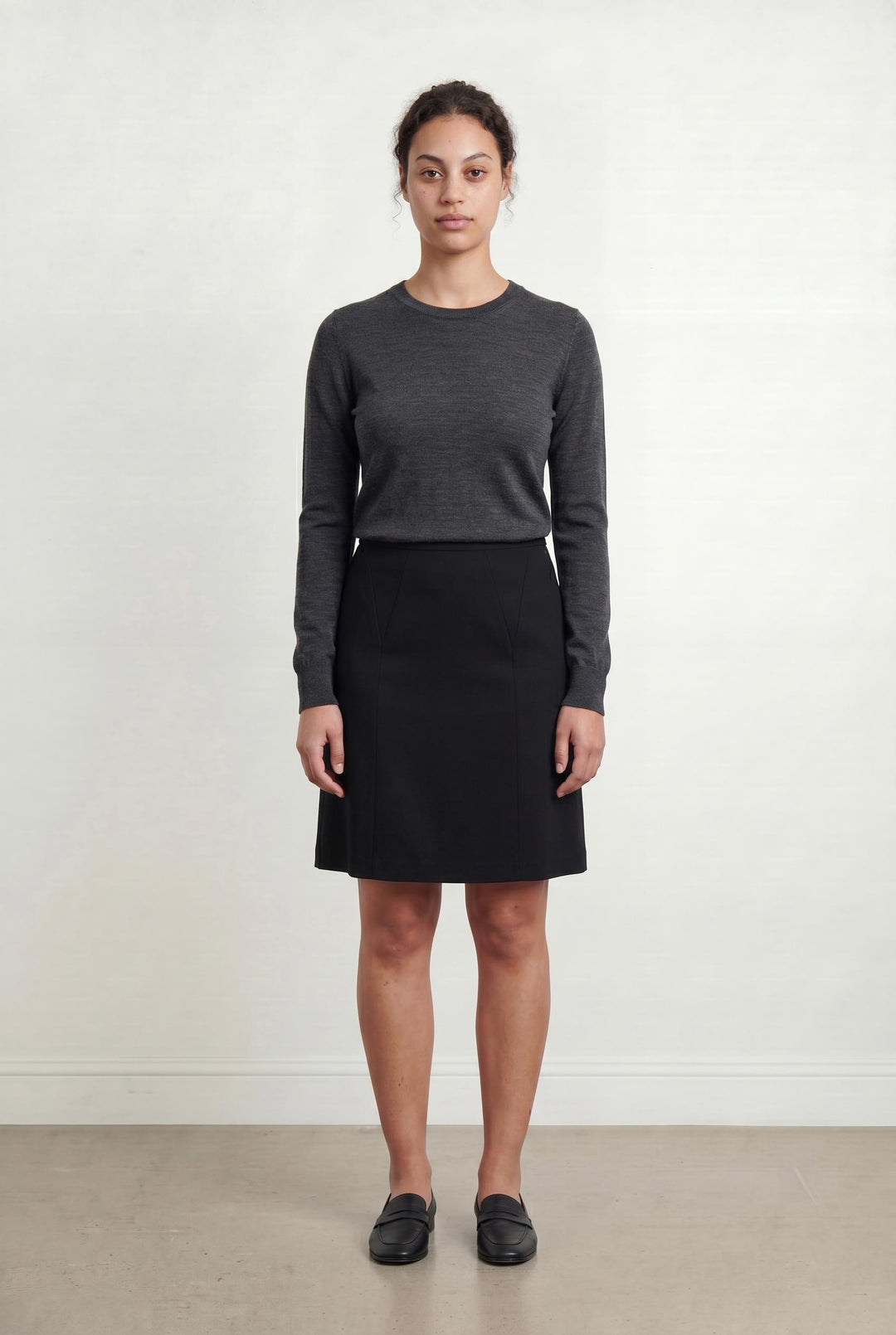 Jupe Droite Noire - Taille L/40 de la marque Agnès b. | PARAD105431 - Vendu par Paradigme - Image 1