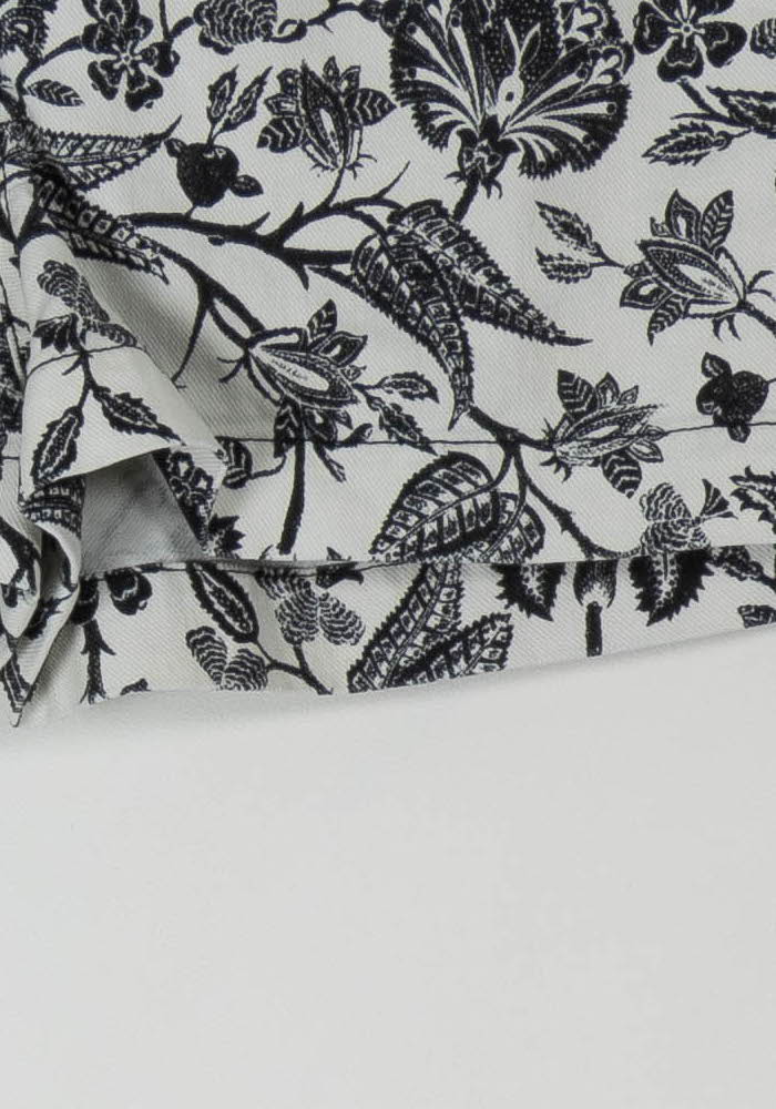 Short Imprimé Noir et Blanc - Taille M/38 de la marque Isabel Marant | PARAD105718 - Vendu par Paradigme - Image 3