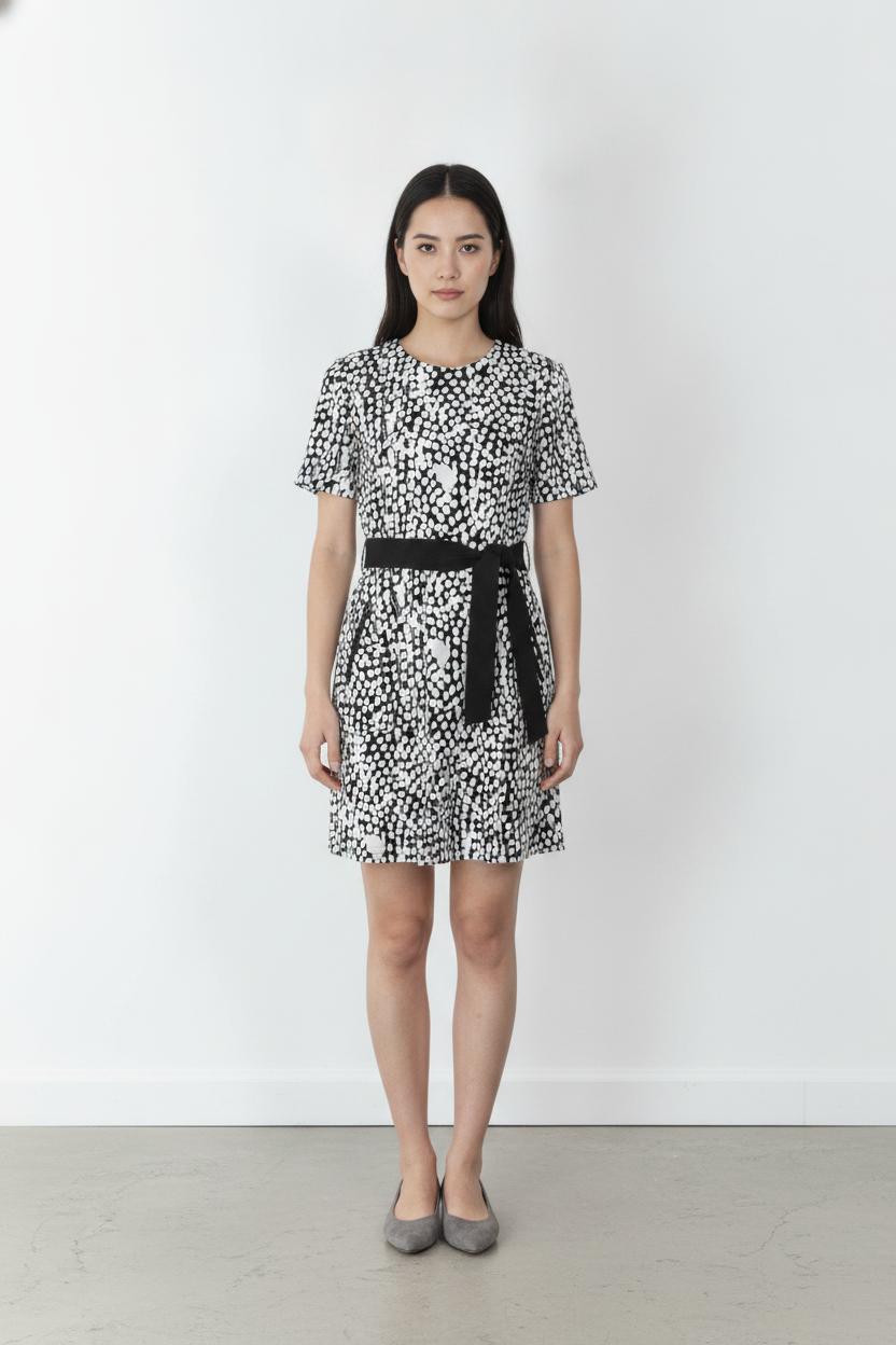 Robe Courte Noire et Blanche - Taille M/38 de la marque Indies | PARAD106058 - Vendu par Paradigme - Image 1