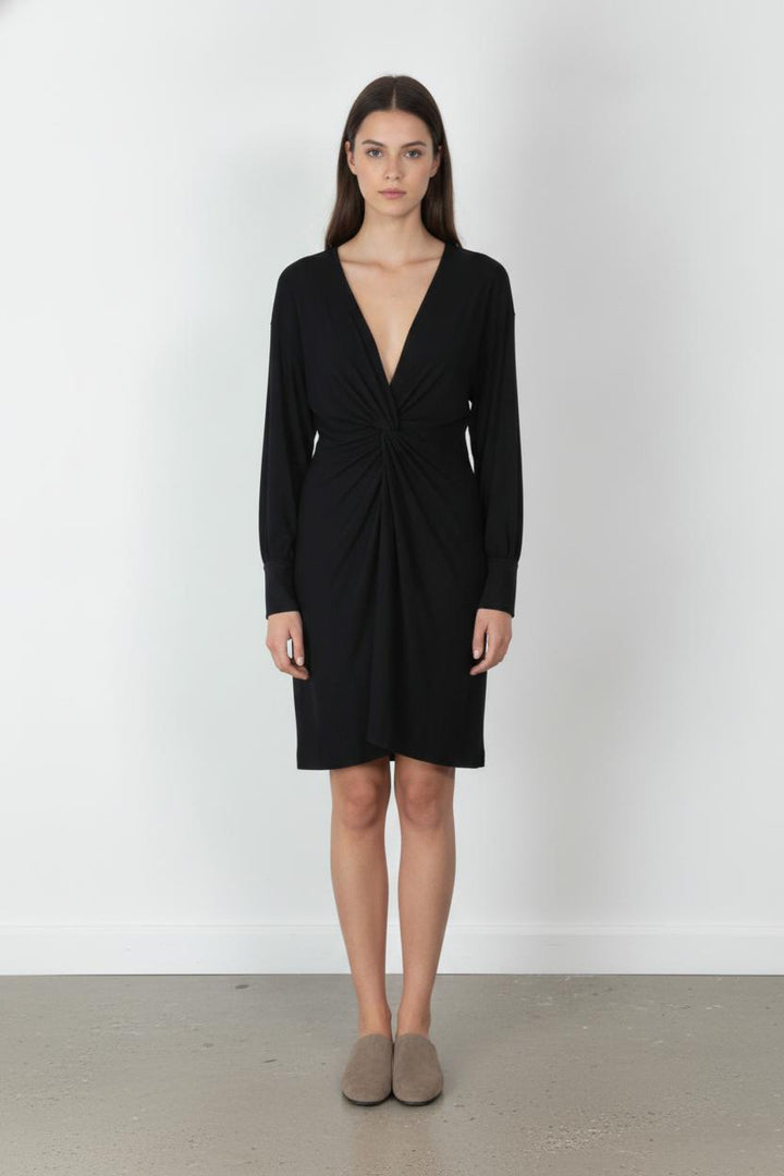 Robe Courte Noire - Taille M/38 de la marque ba&sh | PARAD106299 - Vendu par Paradigme - Image 1