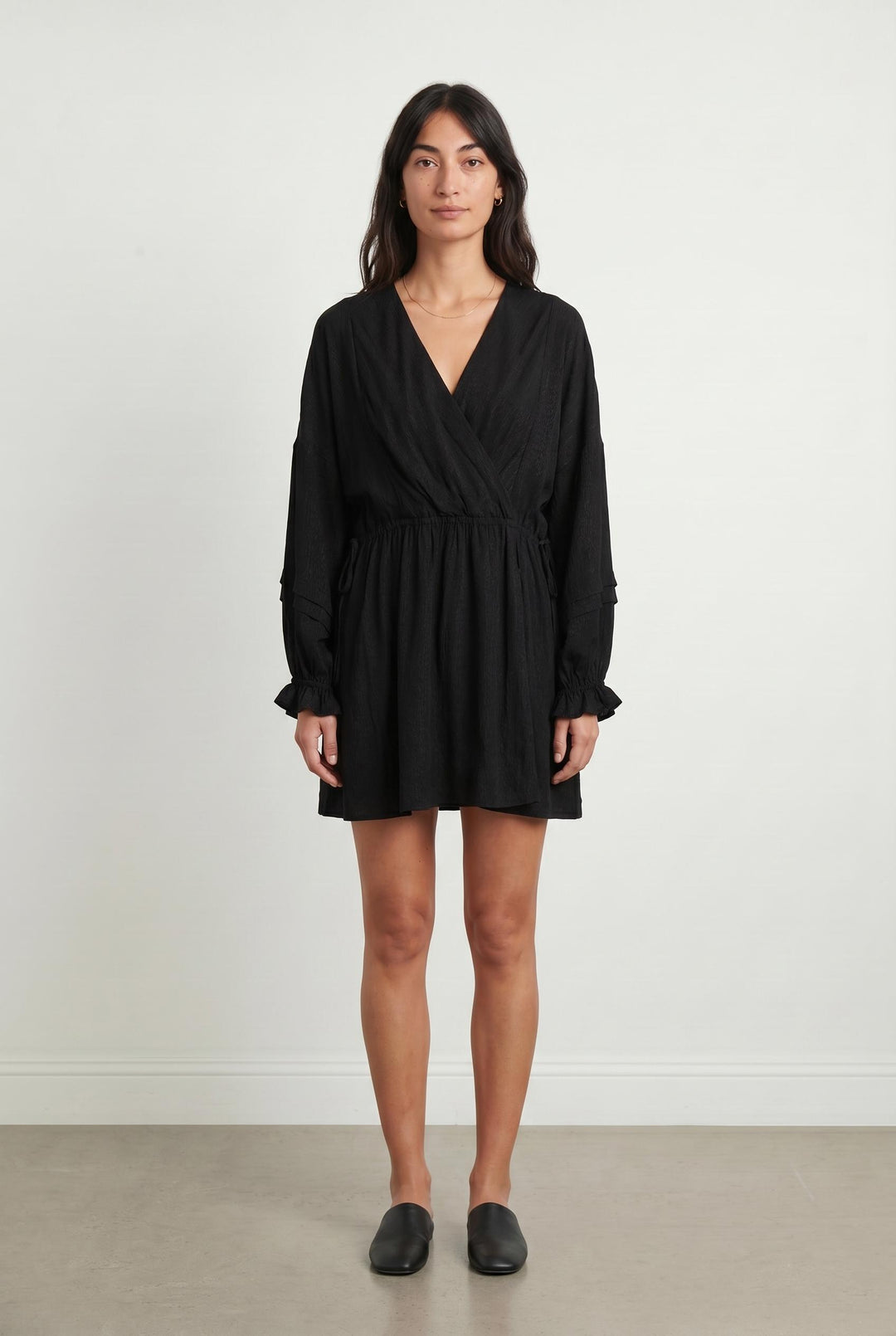 Robe Portefeuille Noire - Taille M/38 de la marque Sézane | PARAD106486 - Vendu par Paradigme - Image 1