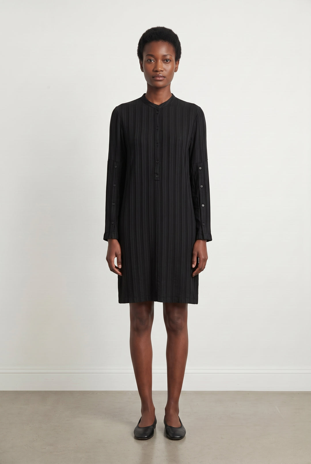 Robe Chemise Noire - Taille M/38 de la marque Claudie Pierlot | PARAD106627 - Vendu par Paradigme - Image 1