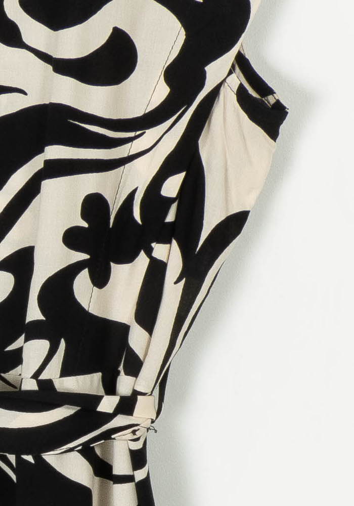 Robe Longue Noire et Blanche - Taille XXL/44 de la marque La Fée Maraboutée | PARAD106904 - Vendu par Paradigme - Image 3