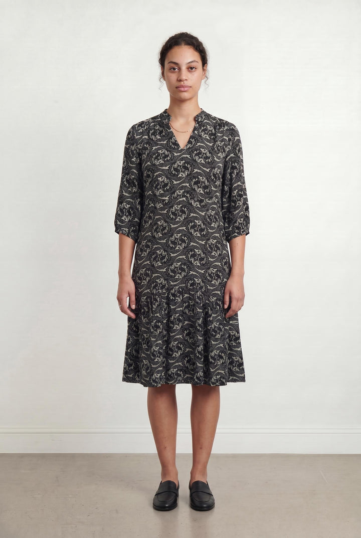 Robe Courte Noire et Blanche - Taille L/40 de la marque ba&sh | PARAD107081 - Vendu par Paradigme - Image 1