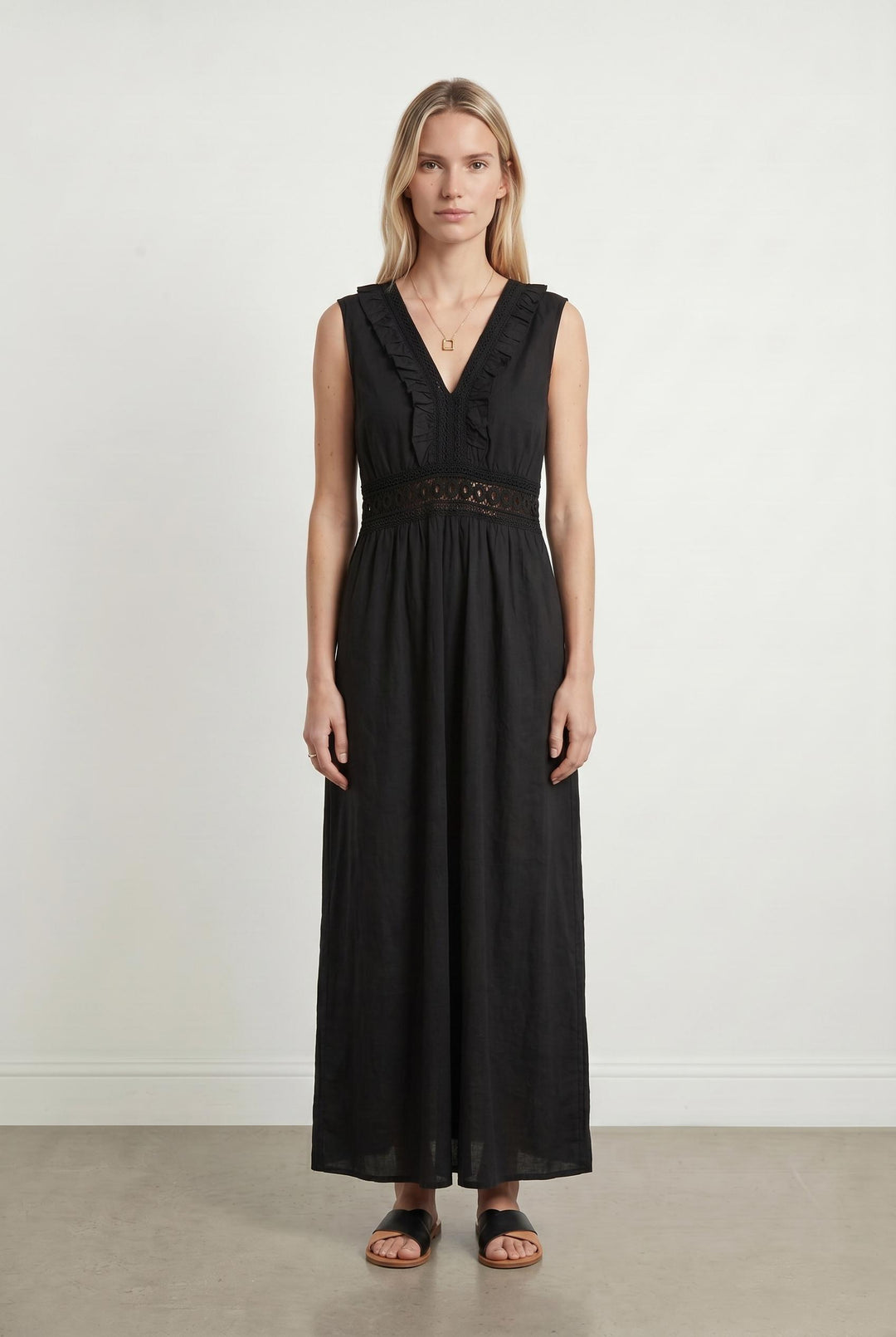 Robe Longue Noire - Taille M/38 de la marque La Fée Maraboutée | PARAD107253 - Vendu par Paradigme - Image 1