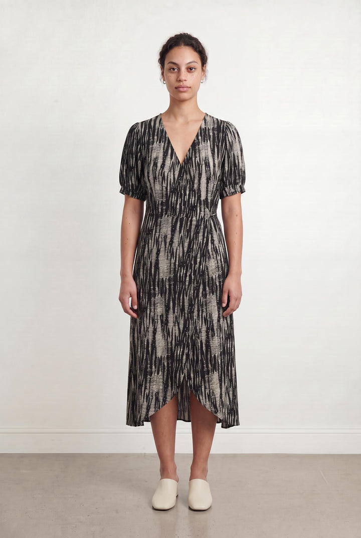 Robe Noire et Blanche - Taille L/40 de la marque La Fée Maraboutée | PARAD107570 - Vendu par Paradigme - Image 1