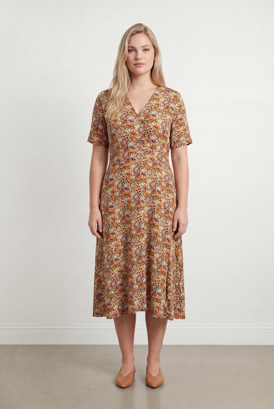 Robe Fleurie Orange et Rose - Taille XL/42 de la marque La Fée Maraboutée | PARAD107746 - Vendu par Paradigme - Image 1