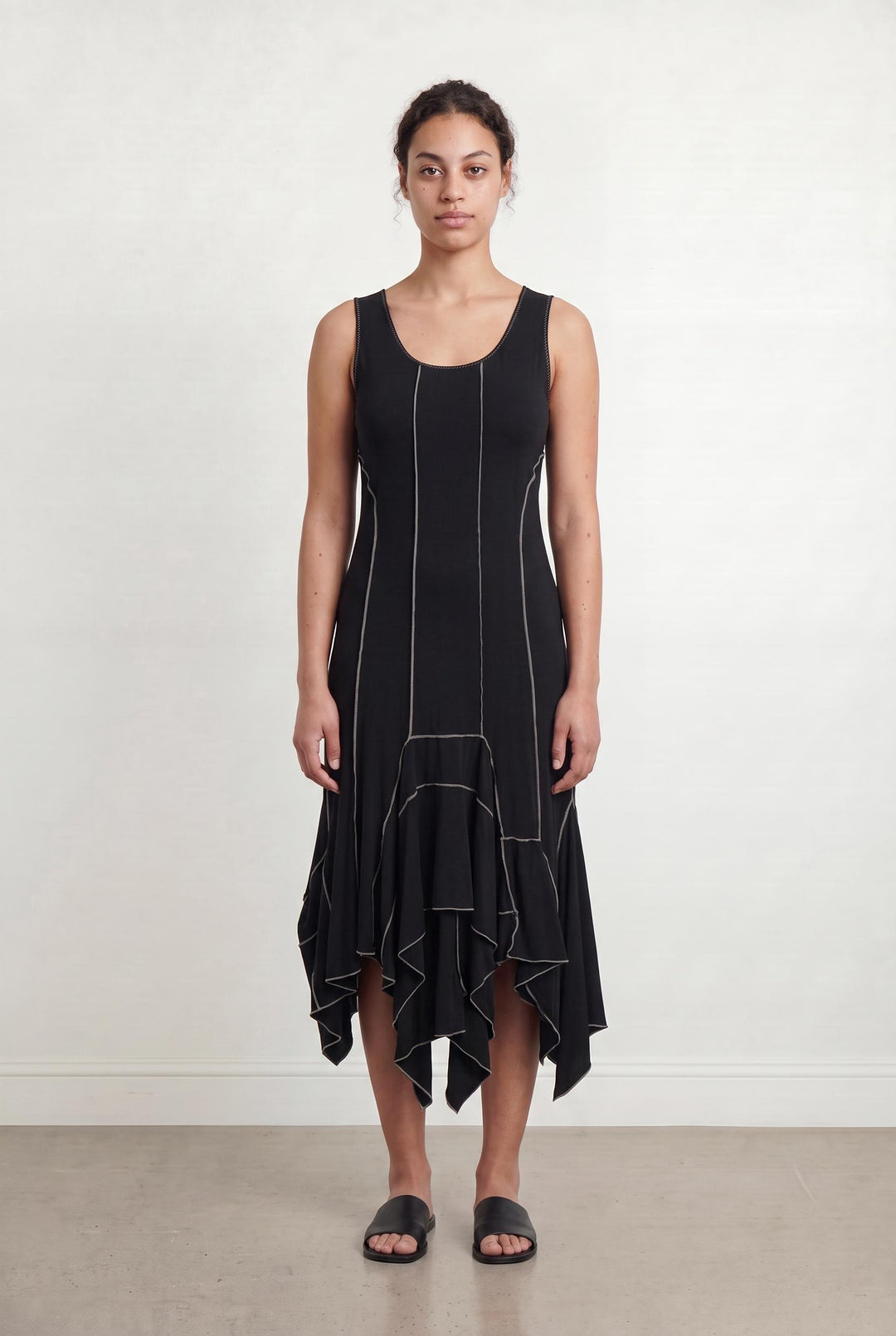 Robe Asymétrique Noire - Taille XL/42 de la marque Indies | PARAD107760 - Vendu par Paradigme - Image 1
