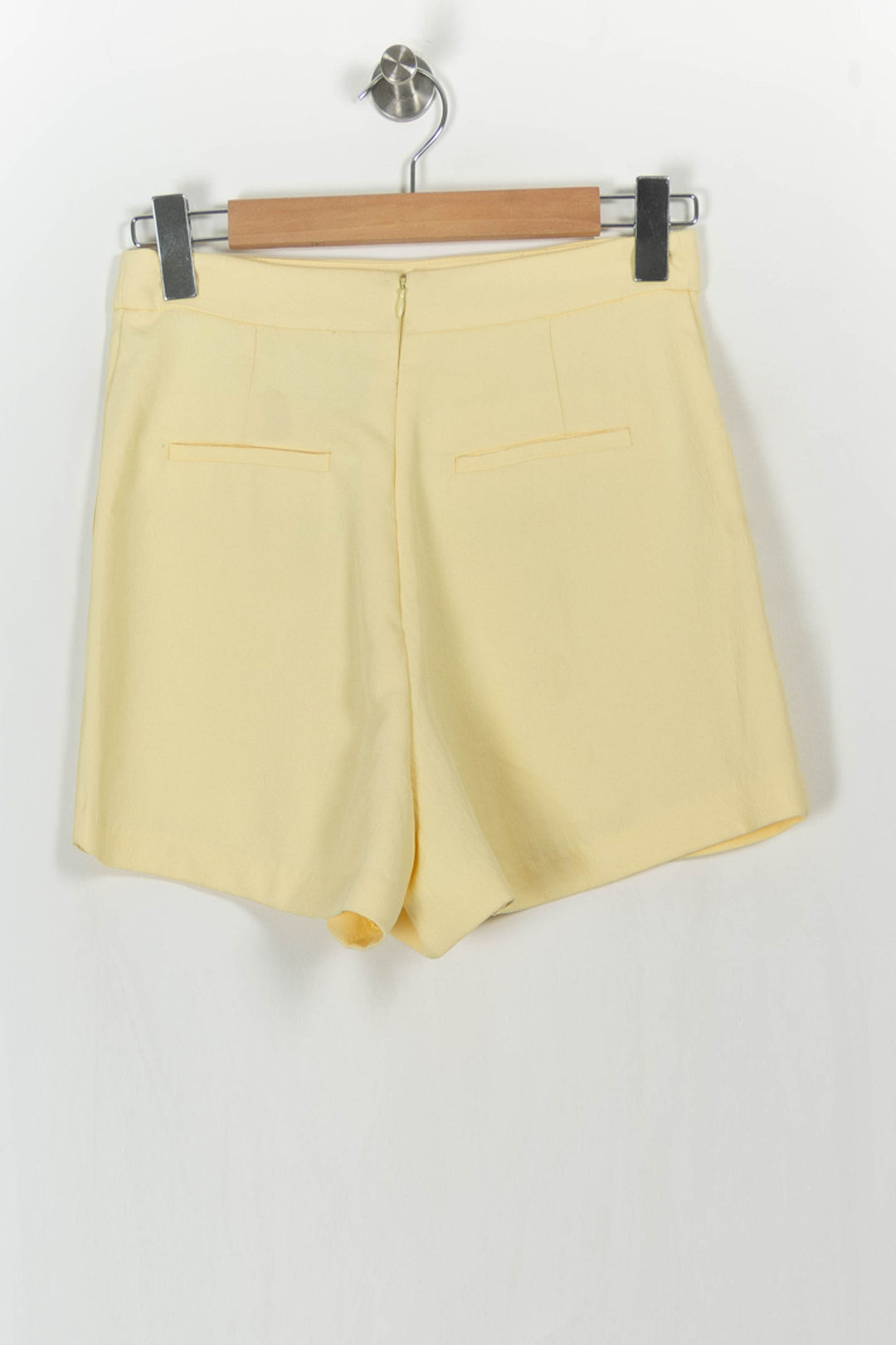 Short Jaune - Taille M/38 de la marque Kookai | PARAD107785 - Vendu par Paradigme - Image 4