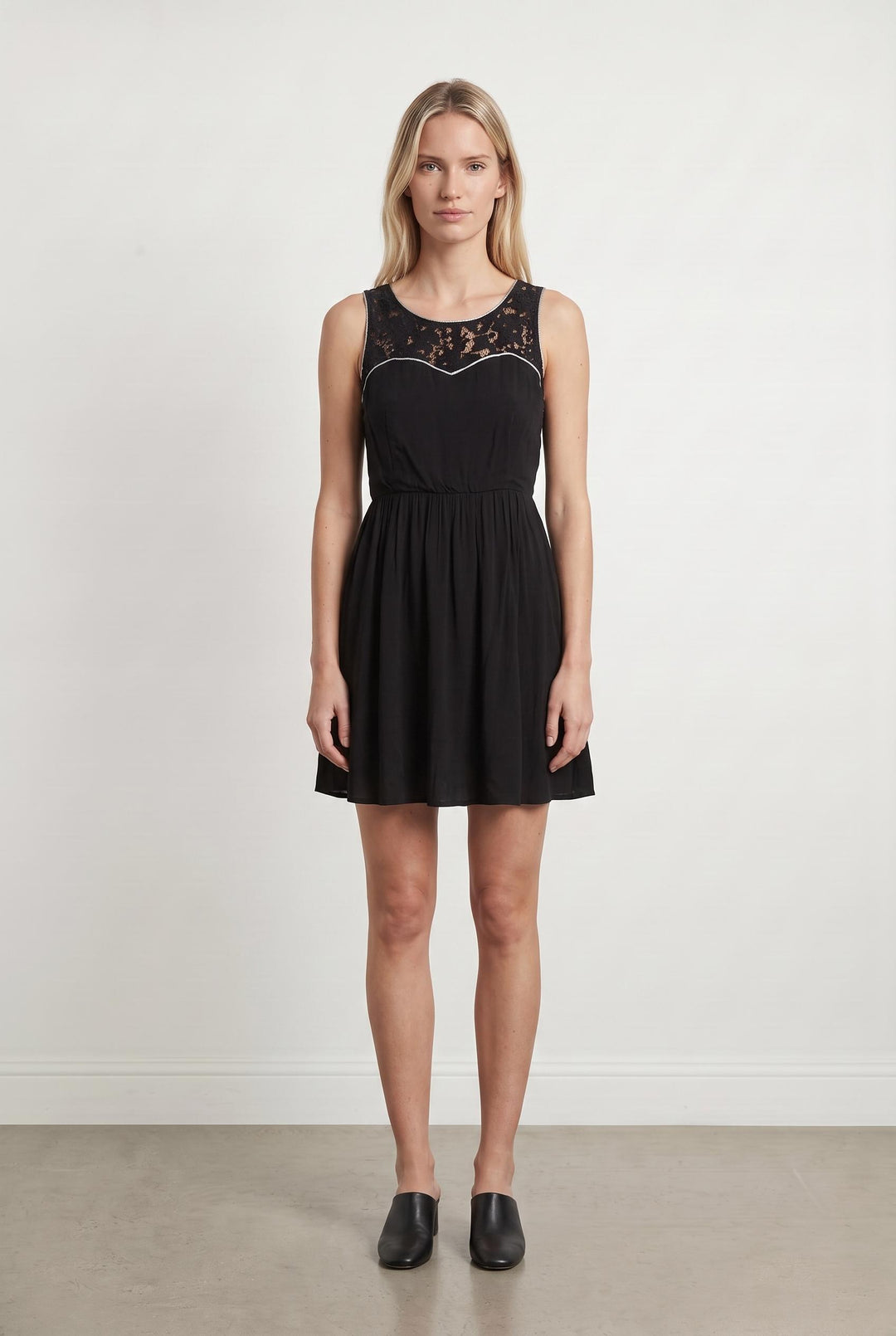 Robe Noire - Taille S/36 de la marque Suncoo | PARAD107821 - Vendu par Paradigme - Image 1