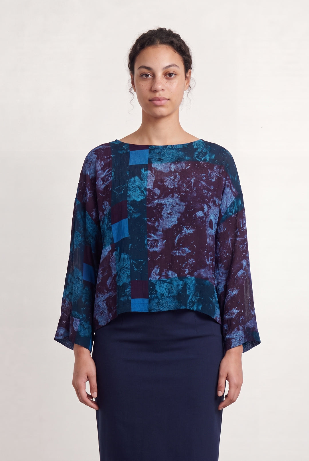 Blouse Violette et Bleue - Taille XL/42 de la marque La Fée Maraboutée | PARAD107928 - Vendu par Paradigme - Image 1