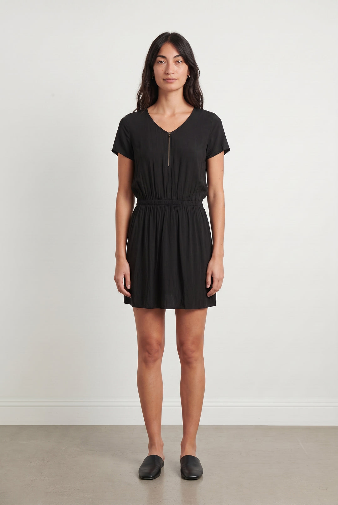 Robe Courte Noire - Taille S/36 de la marque American Vintage | PARAD108685 - Vendu par Paradigme - Image 1