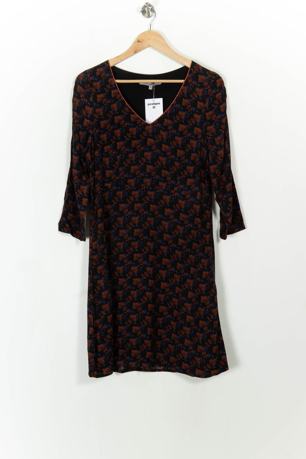 Robe Noire et Rouge - Taille M/38 de la marque La Fée Maraboutée | PARAD108748 - Vendu par Paradigme - Image 2