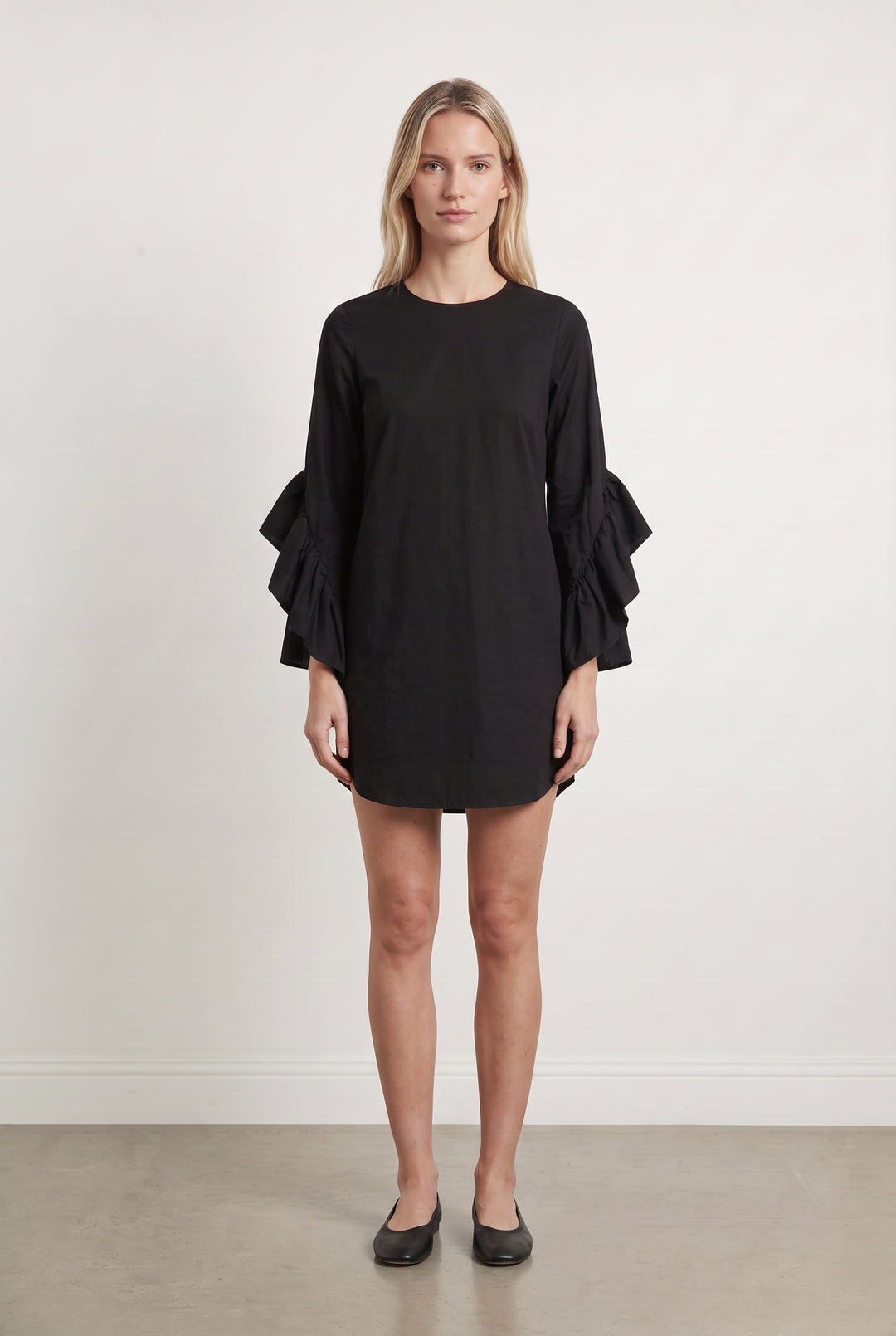 Robe Courte Noire - Taille XS/34 de la marque COS | PARAD110727 - Vendu par Paradigme - Image 1