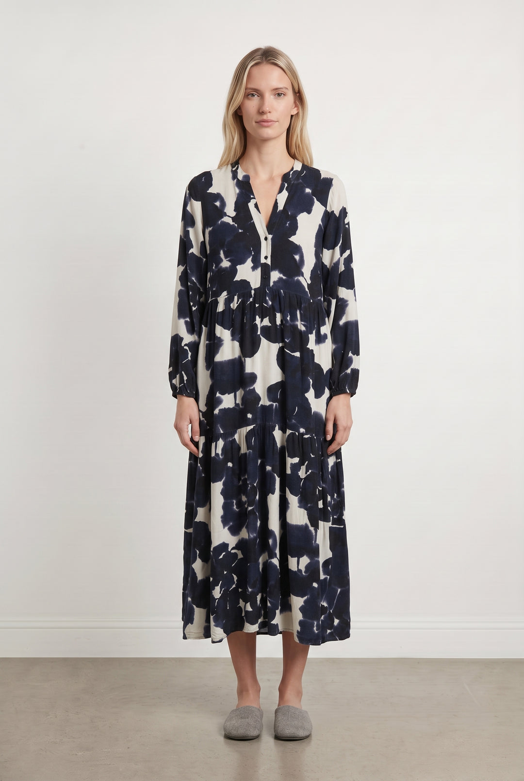 Robe longue bleue et blanche - Taille S/36 de la marque La Fée Maraboutée | PARAD110737 - Vendu par Paradigme - Image 1