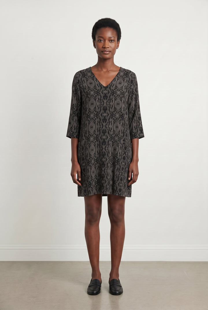 Robe Noire et Grise - Taille M/38 de la marque La Fée Maraboutée | PARAD111102 - Vendu par Paradigme - Image 1